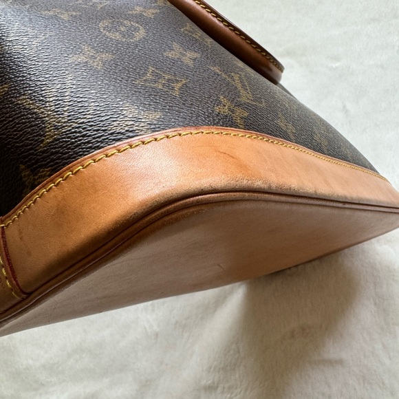 100% Authentic Louis Vuitton Monogram Alma Handbag - Picture 7 of 16